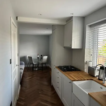 A Luxury 2 Bedroom Apartment Barnet Exterior photo