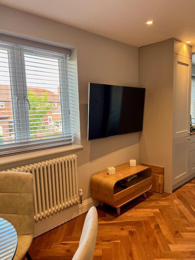 A Luxury 2 Bedroom Barnet