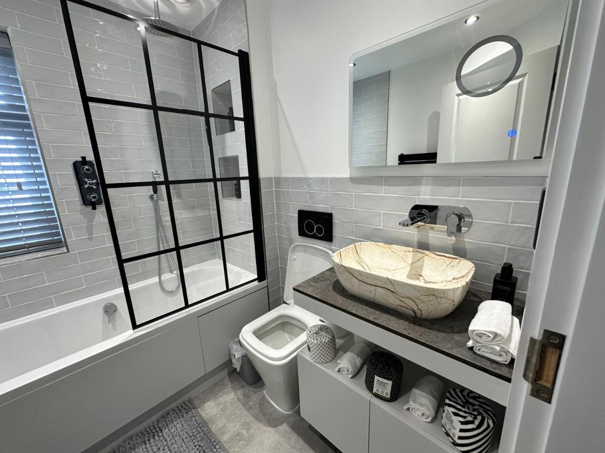 A Luxury 2 Bedroom Apartment Barnet
